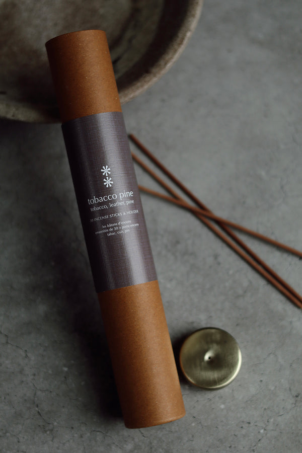 Tobacco Pine Incense Set/30 Sticks + Holder