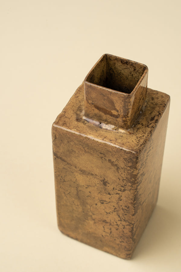 Forma Iron Vase L, Antique Gold