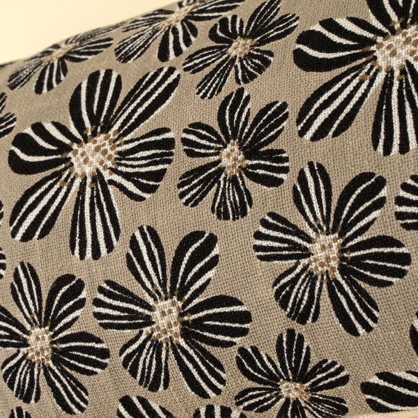 Daisy Play Long Polyfilled Lumbar, Black