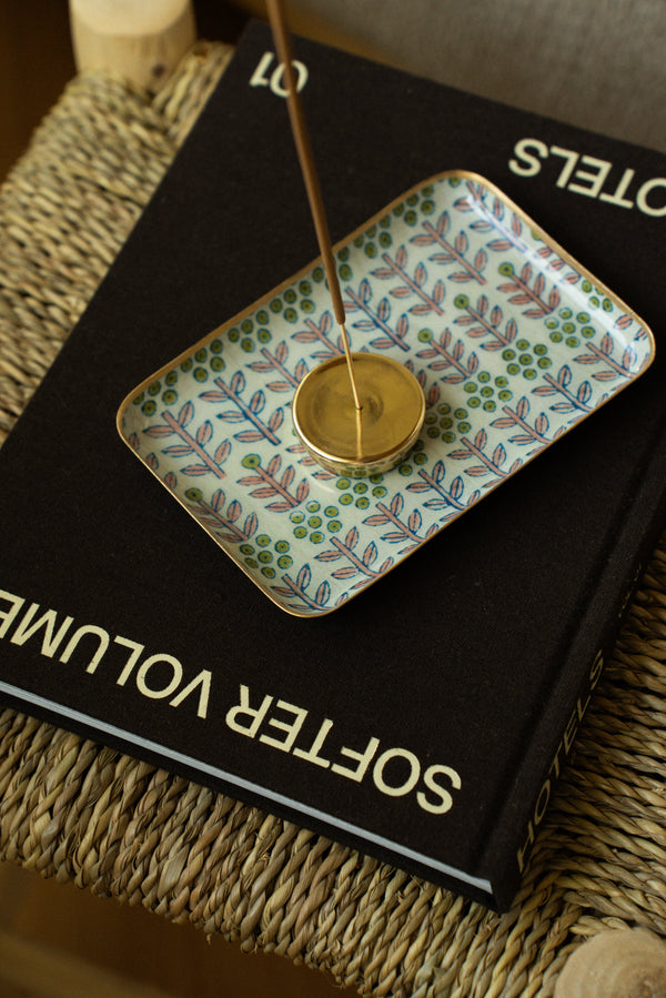 Floria Decorative Enameled Tray S