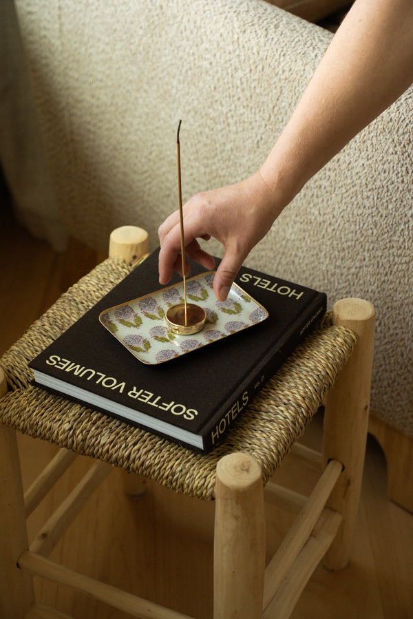 Citrus Grove Incense Set/30 Sticks + Holder