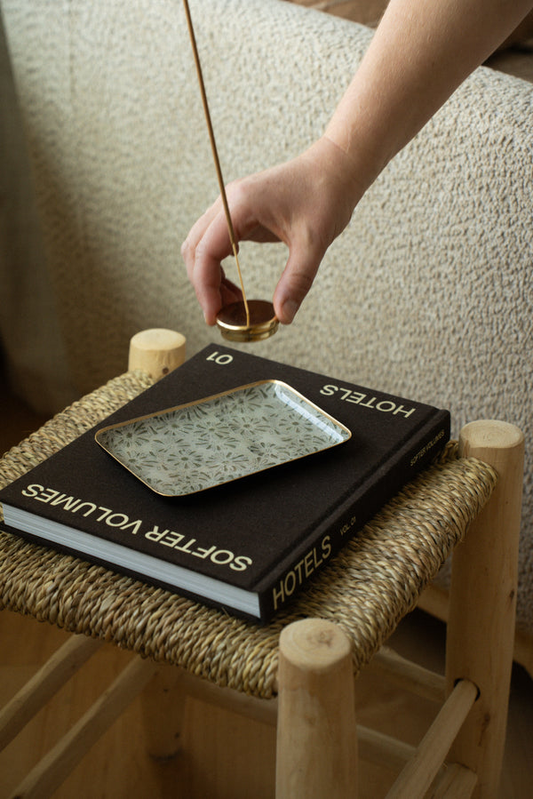 Morning Light Incense Set/30 Sticks + Holder