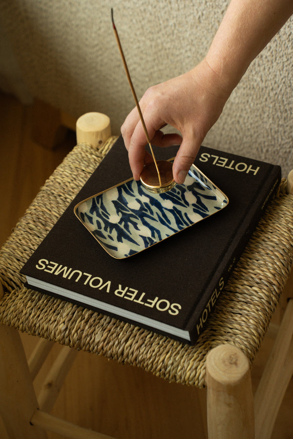 Woodland Incense Set/30 Sticks + Holder