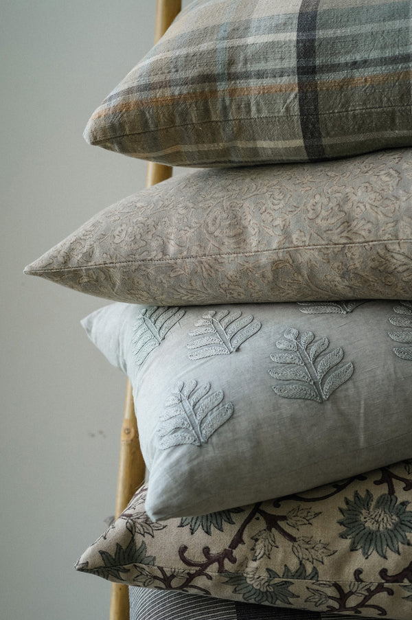 16x24 Delacourt Pillow