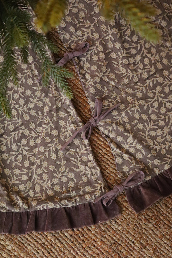 Wildvine Velvet Ruffle Tree Skirt, Heather