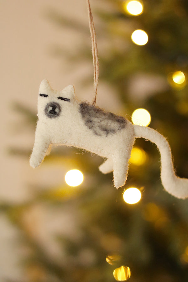 Curious Cat Felt Onament, Cream