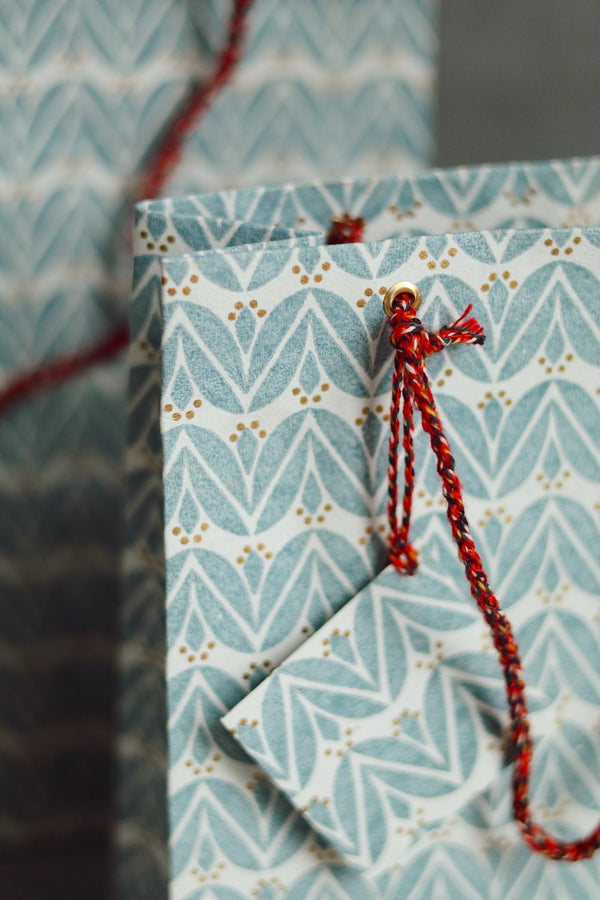 Laurel Block Print Gift Bag S, Light Blue