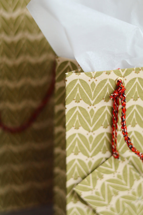 Laurel Block Print Gift Bag S, Olive